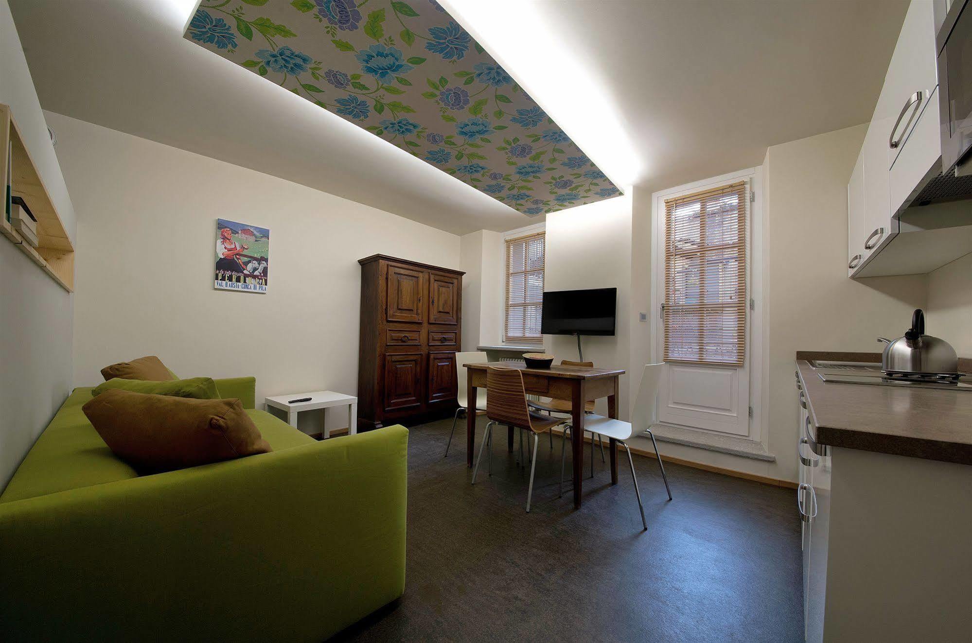 Apartements Coeur De Ville Аоста Екстериор снимка